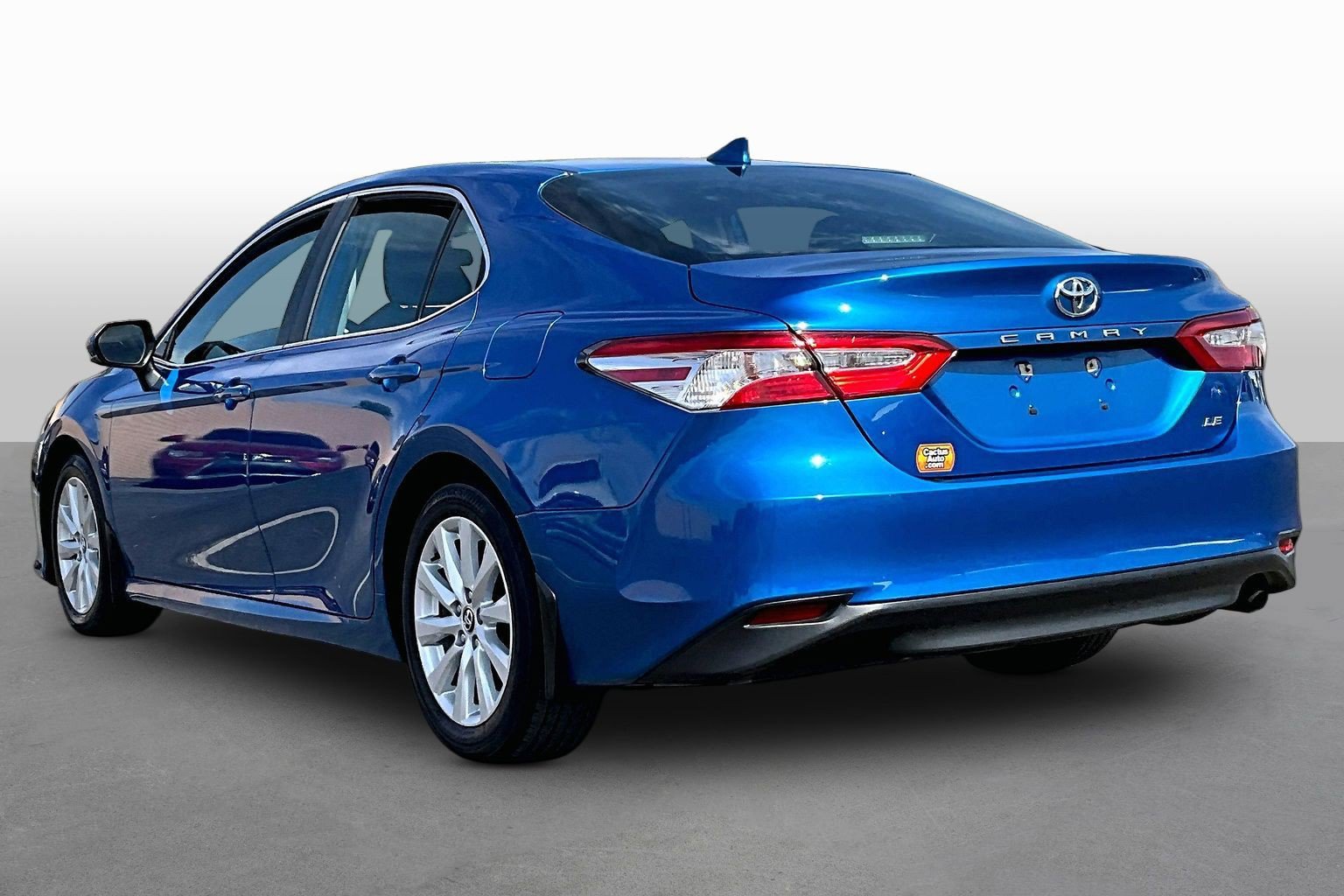Used 2020 Toyota Camry LE FWD image 11