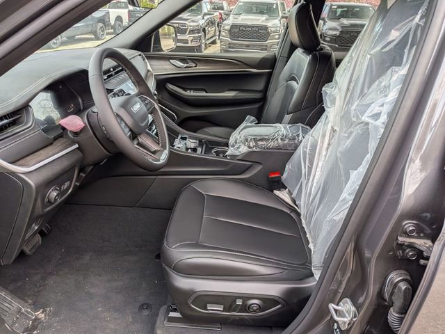 New 2026 Jeep Grand Cherokee L Limited w/ Limited Altitude Package AWD/4WD image 9