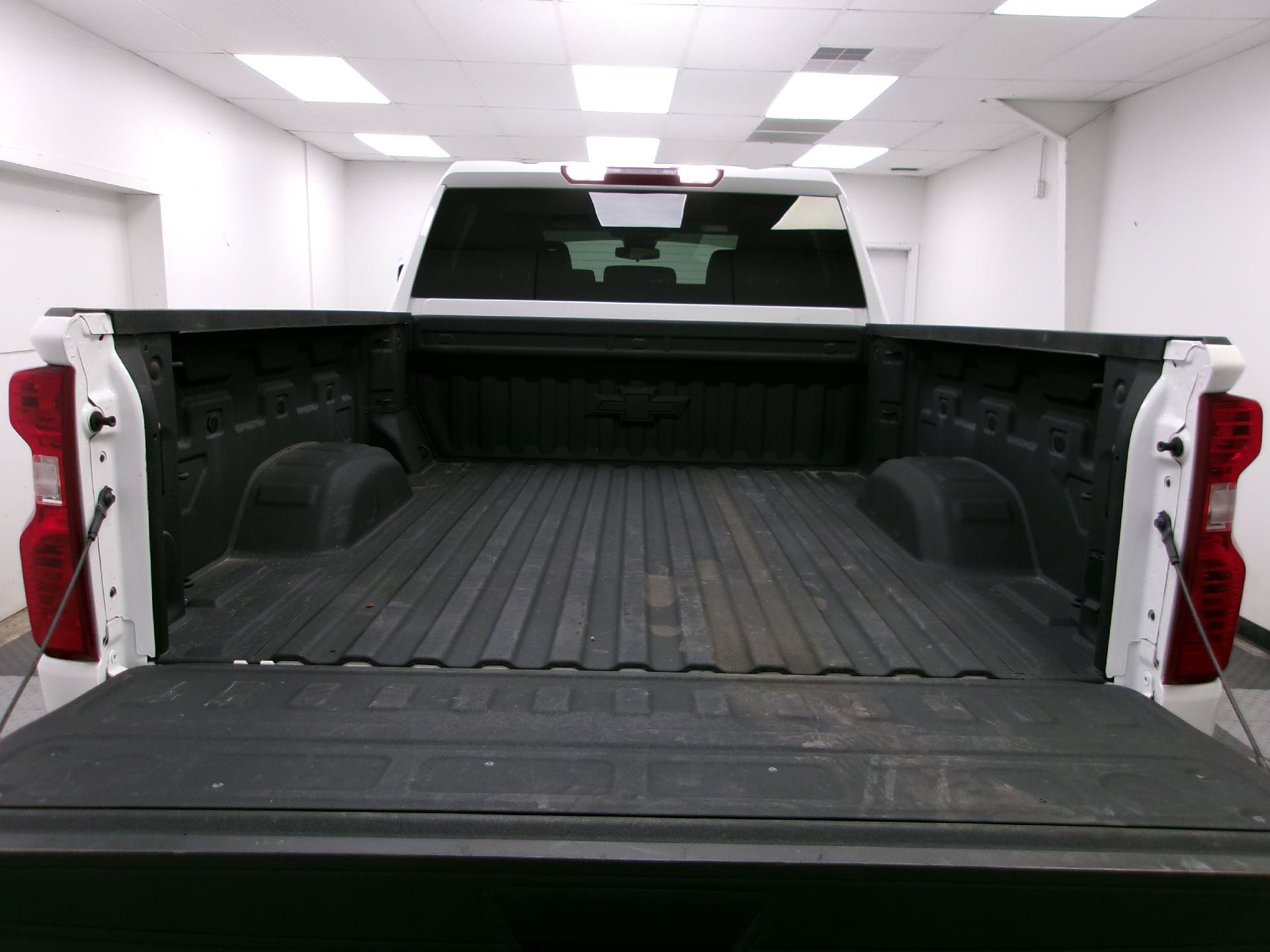 Used 2025 Chevrolet Silverado 2500 LT AWD/4WD image 12