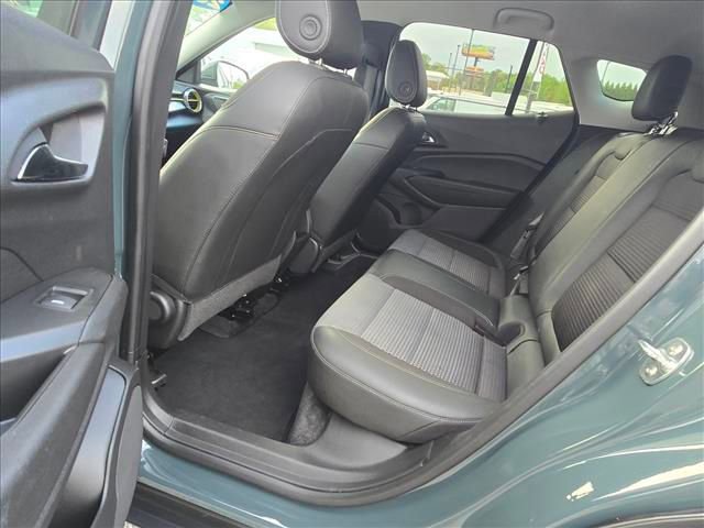 Certified 2025 Chevrolet Trax LT image 20