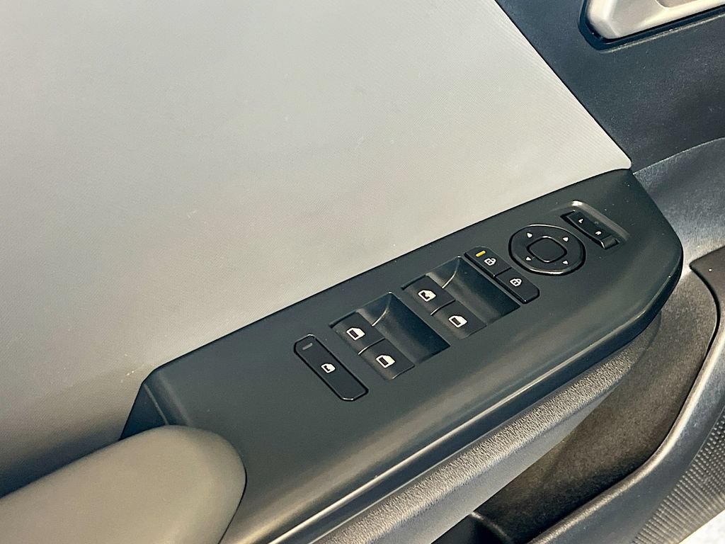 Used 2025 Kia K4 FWD image 17