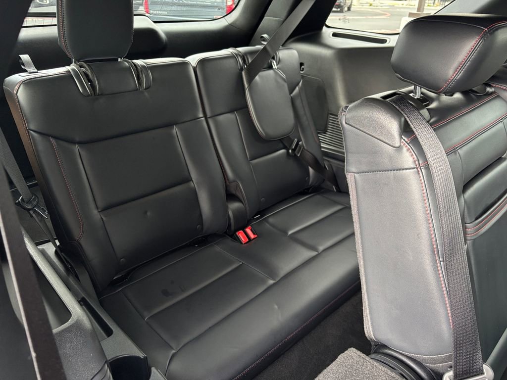 Used 2025 Ford Explorer ST-Line w/ ST-Line Street Pack AWD/4WD image 35