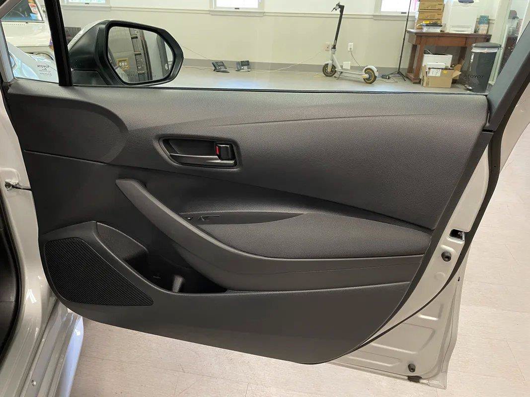 Used 2025 Toyota Corolla LE FWD image 22