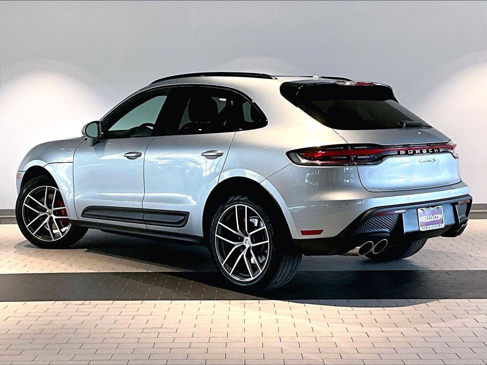 Used 2024 Porsche Macan S image 3