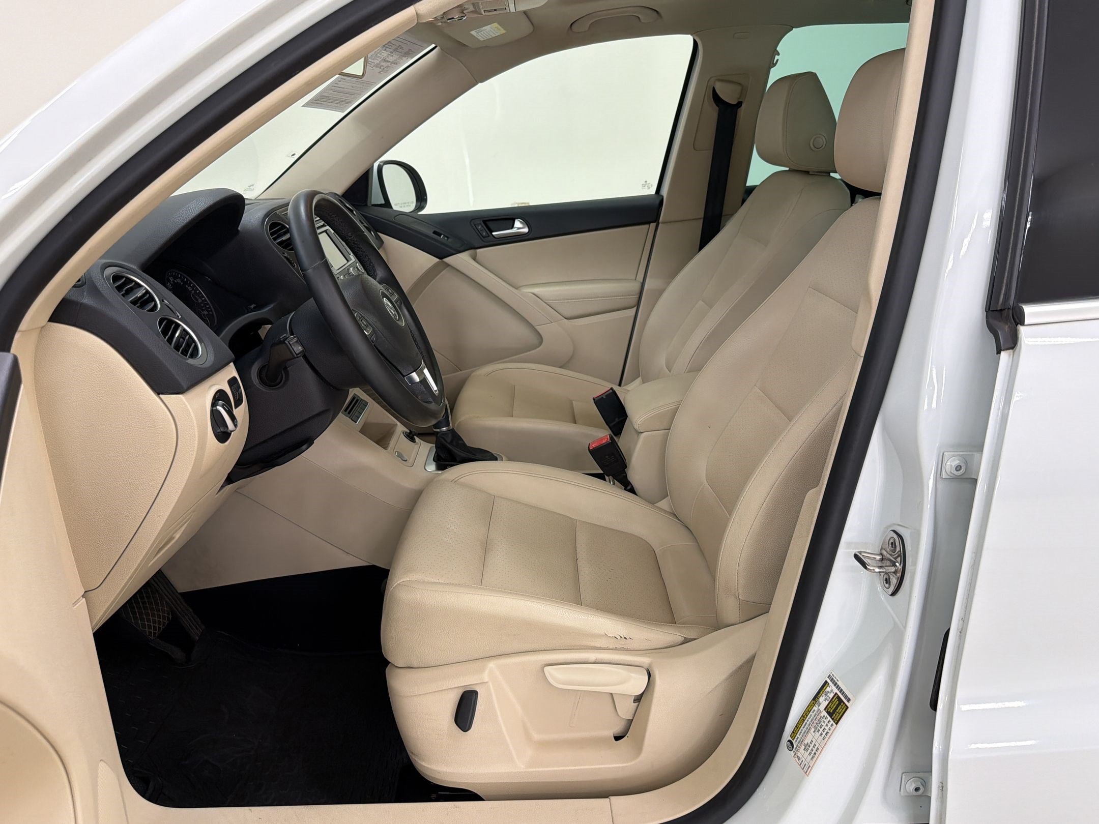 Used 2015 Volkswagen Tiguan SEL FWD image 5