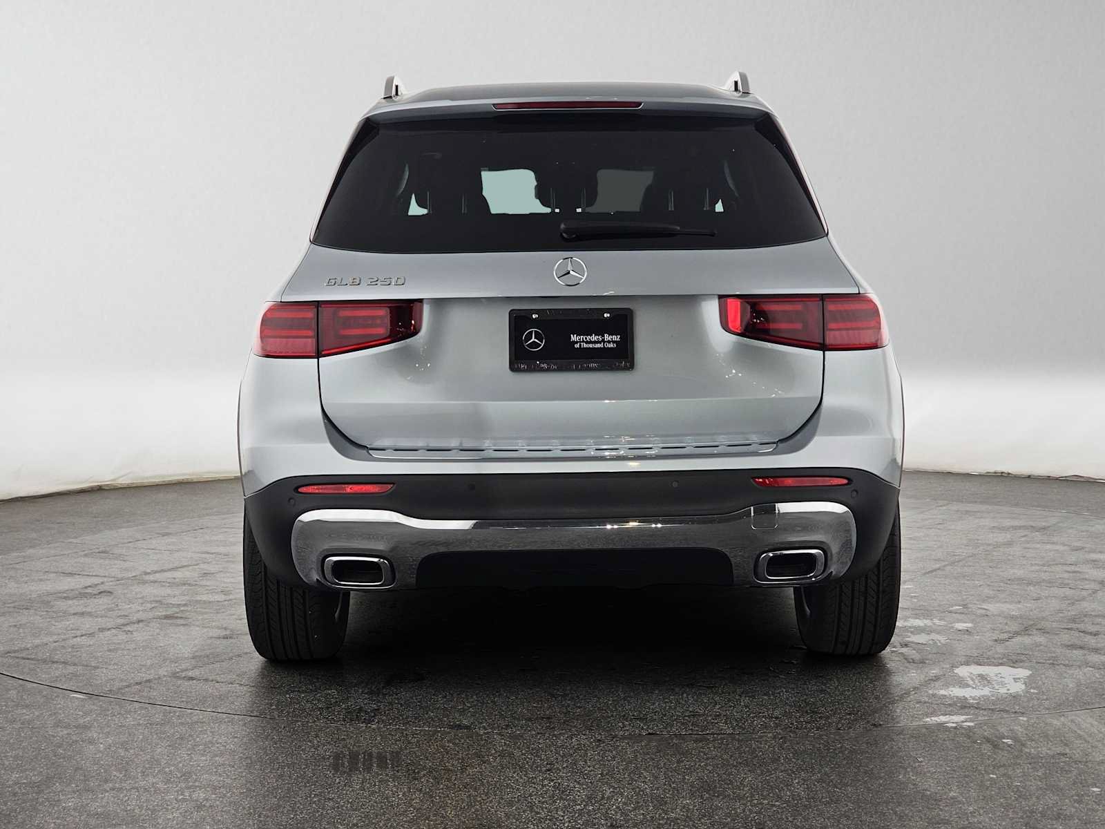 New 2026 Mercedes-Benz GLB 250 image 4