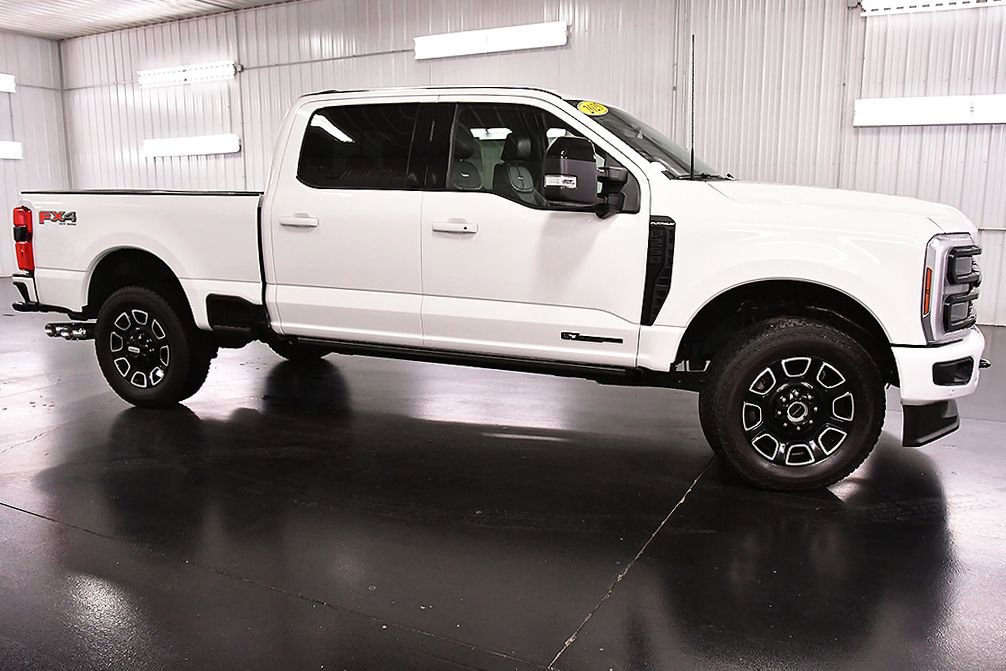 Used 2025 Ford F250 Platinum w/ FX4 Off-Road Package image 8
