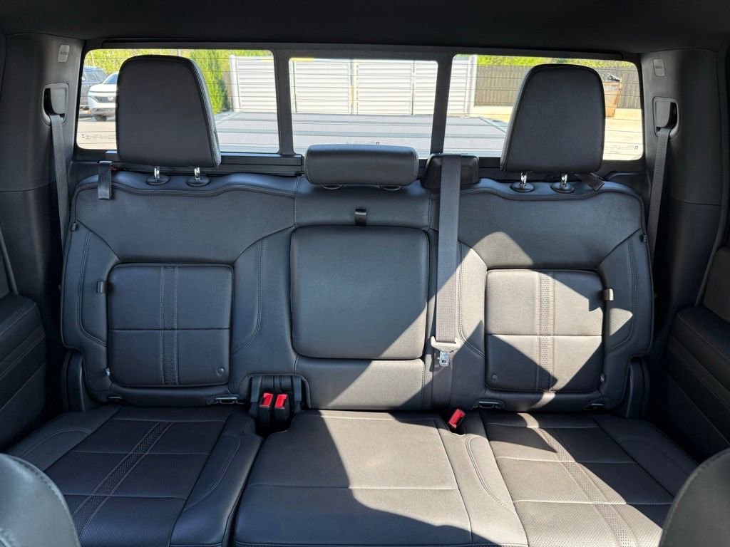 Used 2024 Chevrolet Silverado 2500 High Country w/ High Country Premium Package AWD/4WD image 37