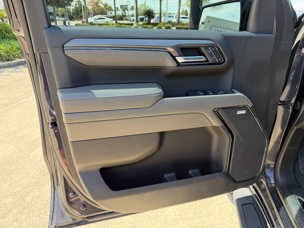 Used 2023 Chevrolet Silverado 1500 ZR2 image 12