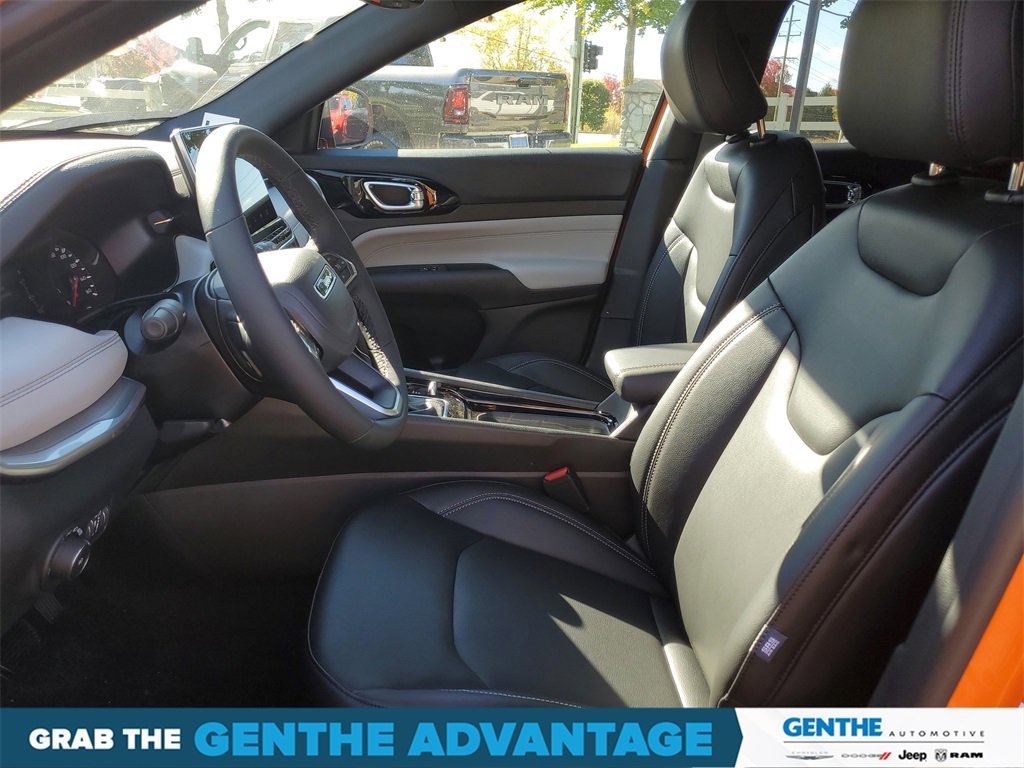 Used 2026 Jeep Compass Limited image 8