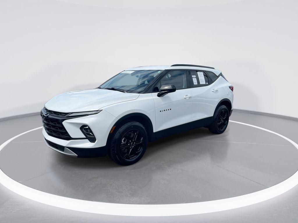 Used 2023 Chevrolet Blazer LT w/ Convenience Package AWD/4WD image 4