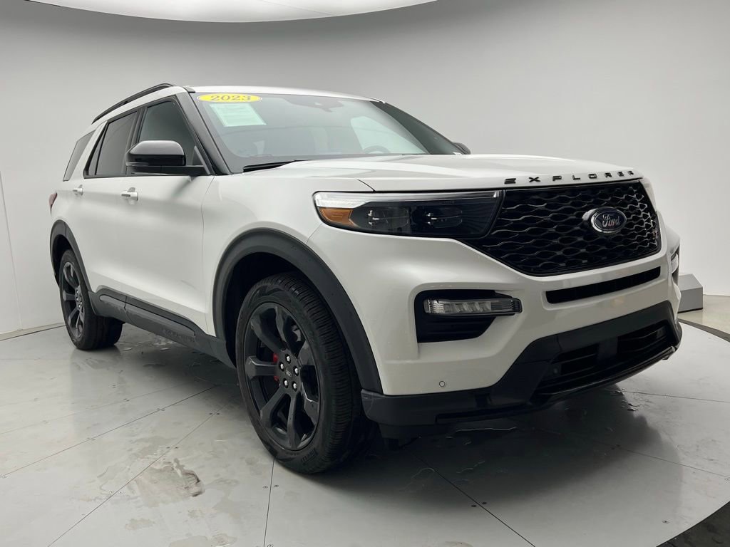 Used 2023 Ford Explorer ST w/ Equipment Group 401A image 2