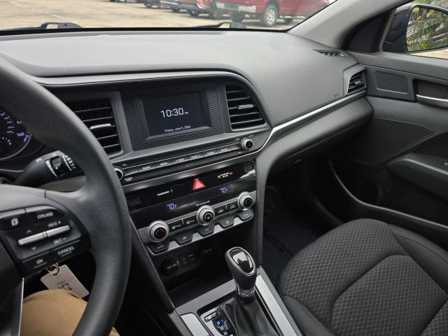 Used 2020 Hyundai Elantra SE w/ Cargo Package (C1) FWD image 24