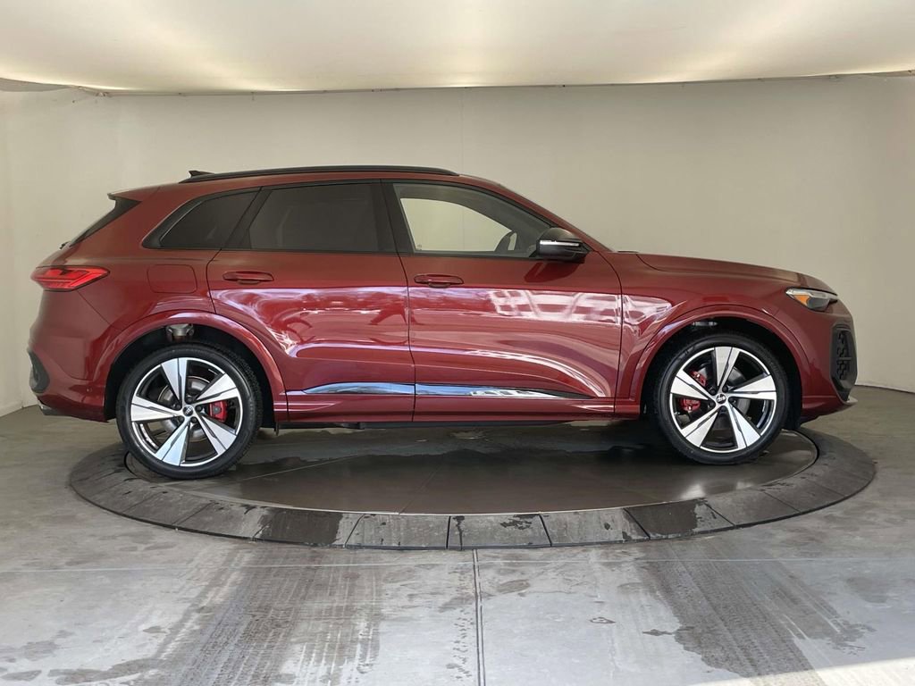 New 2025 Audi SQ5 Prestige image 8