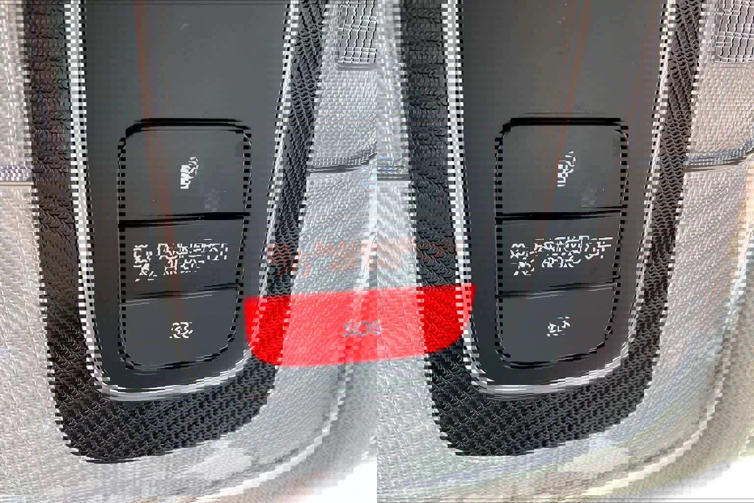 Used 2025 Hyundai Kona SEL FWD image 32