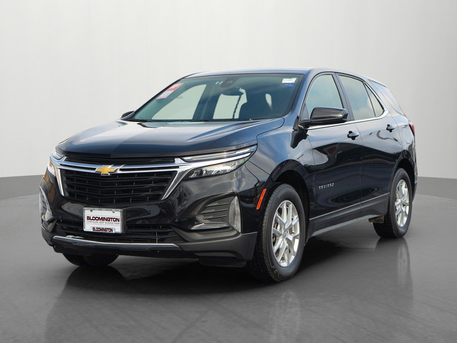 Used 2024 Chevrolet Equinox LT image 3