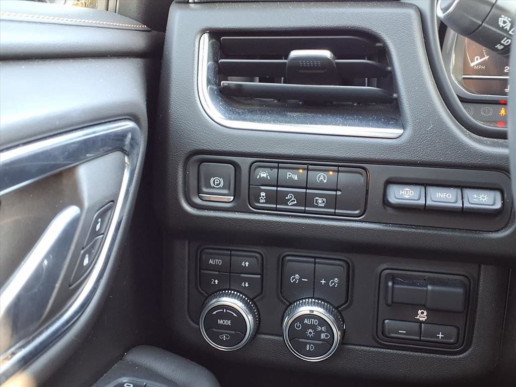 Used 2023 GMC Yukon AT4 w/ AT4 Premium Plus Package image 17