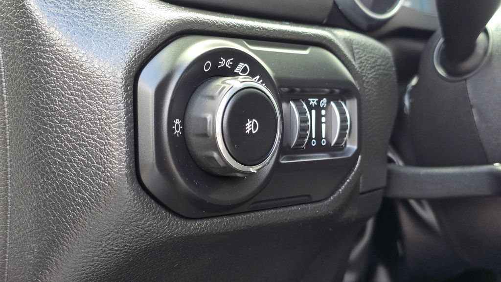 Used 2022 Jeep Wrangler Unlimited Sport AWD/4WD image 24