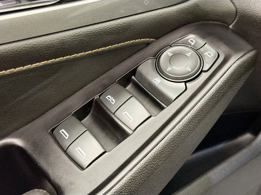 Used 2020 Chevrolet Traverse RS image 18