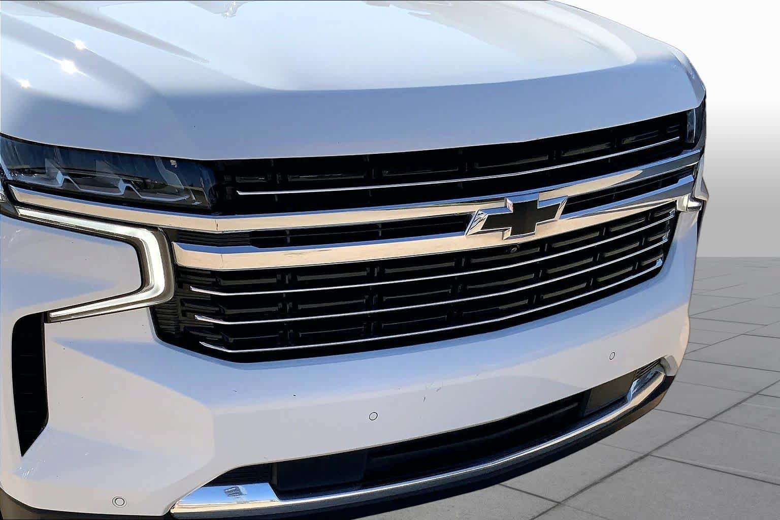Used 2022 Chevrolet Suburban LT w/ LT Signature Package AWD/4WD image 28