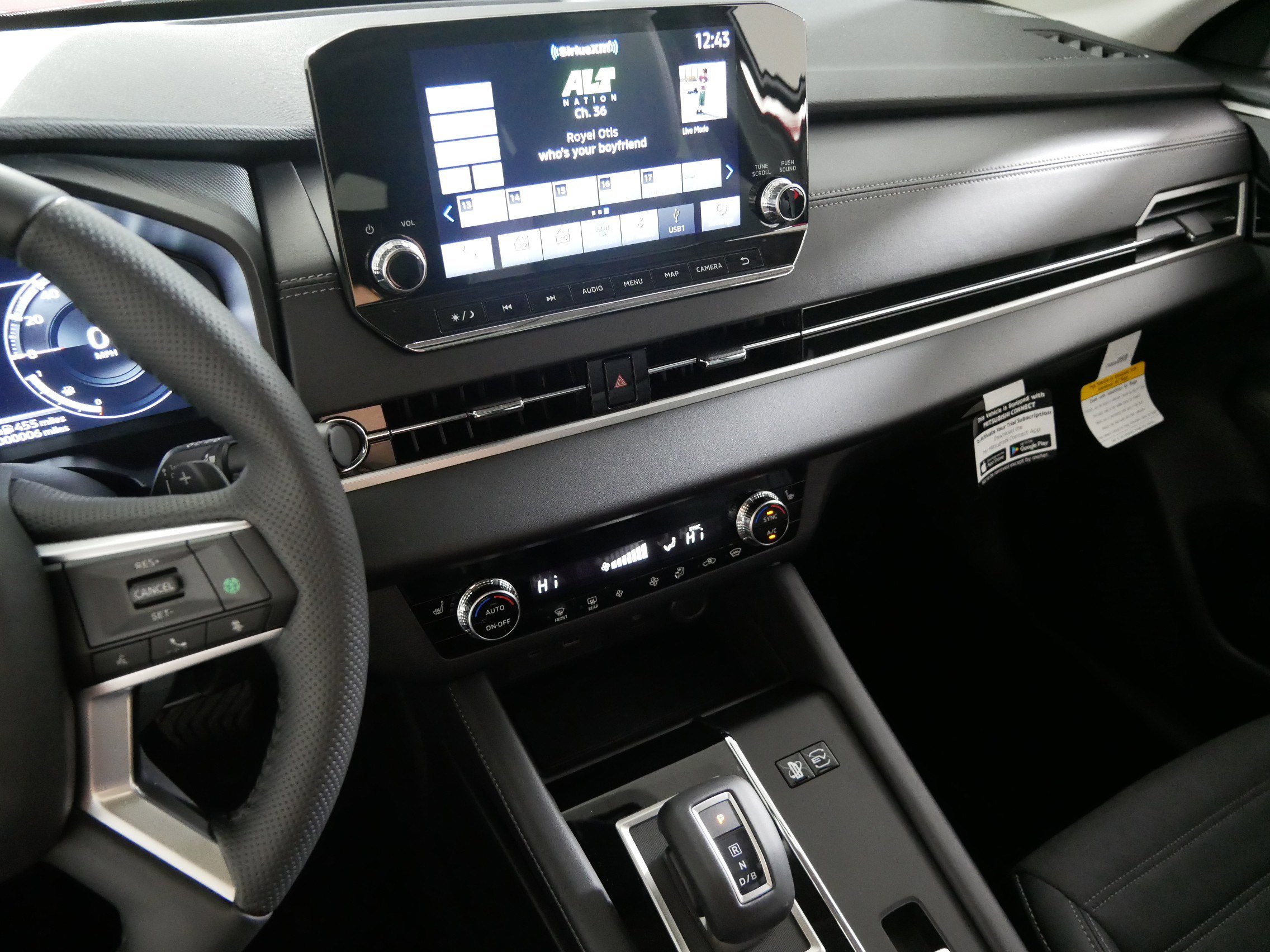 New 2025 Mitsubishi Outlander SE image 5