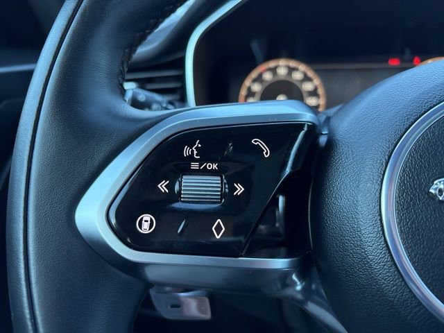 Used 2026 Jaguar F-PACE R-Dynamic S image 21