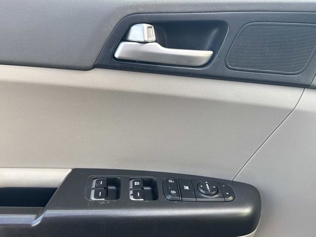 Used 2017 Kia Sportage LX image 25