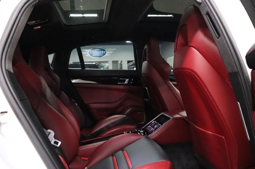 Used 2019 Porsche Panamera GTS image 20