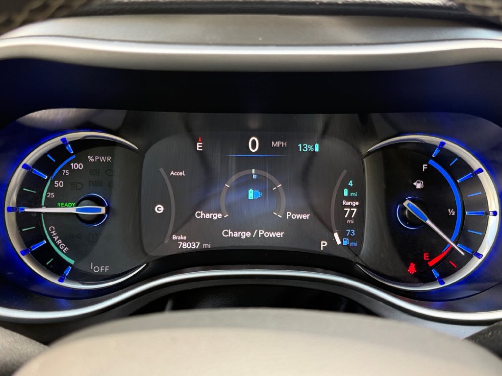 Used 2024 Chrysler Pacifica Limited FWD image 29