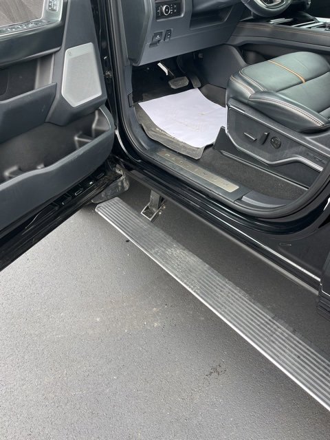 Used 2024 Ford F250 Platinum image 9