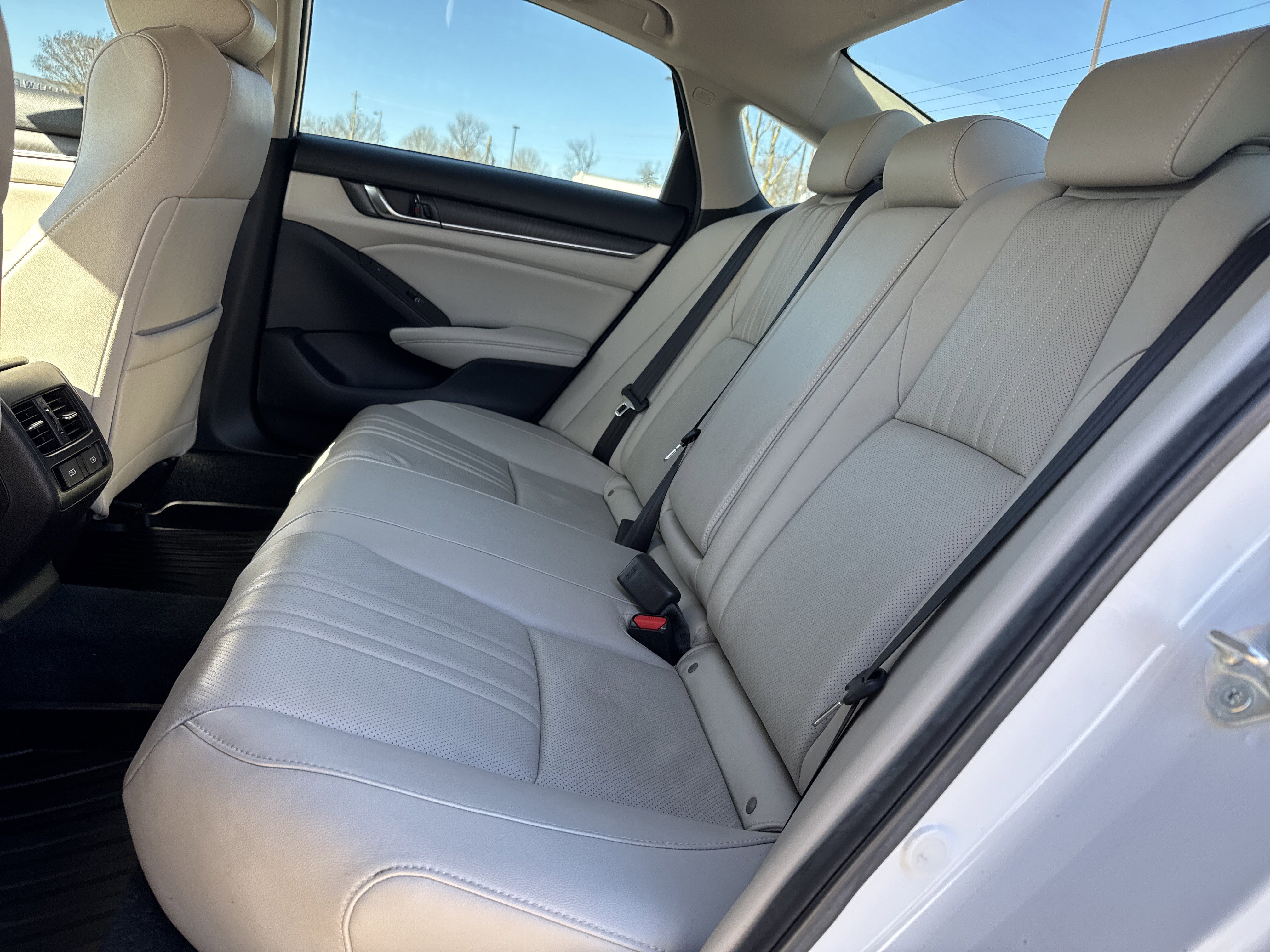 Used 2021 Honda Accord Touring image 29