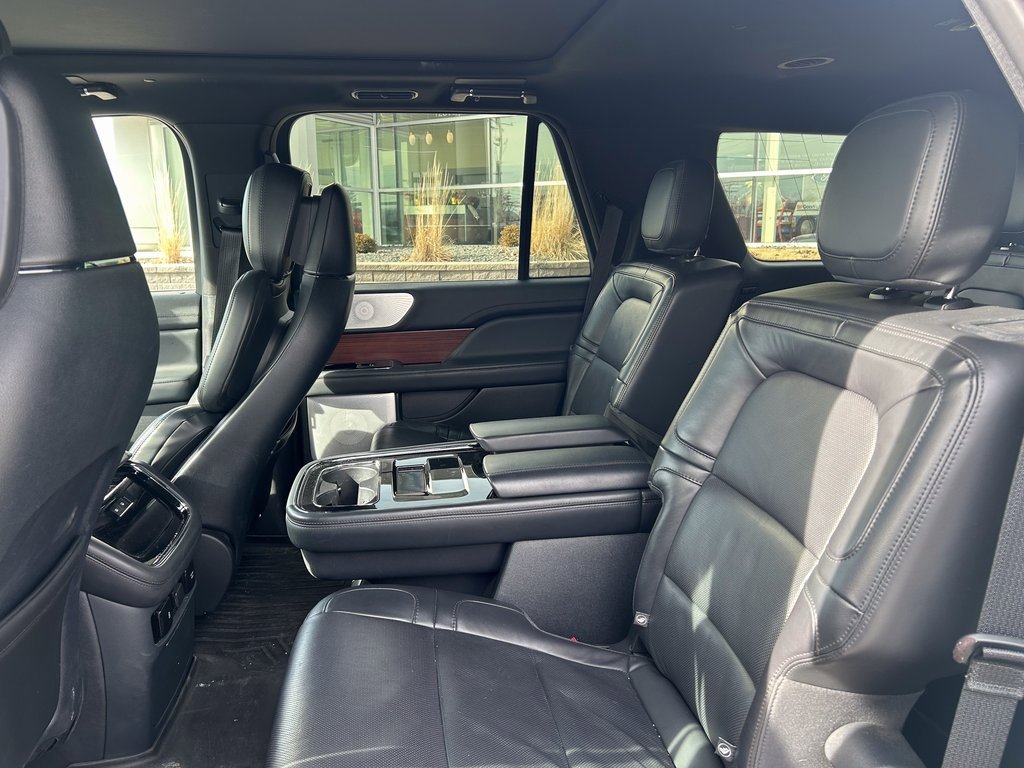 Used 2023 Lincoln Navigator Reserve image 12