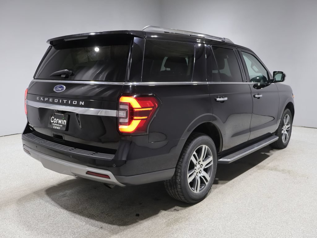 Used 2022 Ford Expedition Limited AWD/4WD image 2