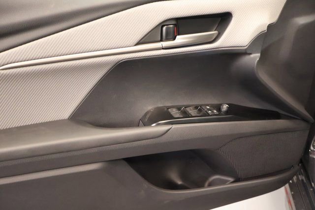 New 2026 Toyota Camry SE image 9