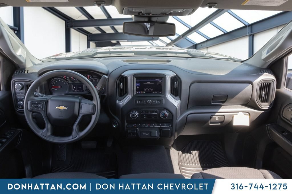 Used 2024 Chevrolet Silverado 2500 Custom w/ Custom Value Package AWD/4WD image 5