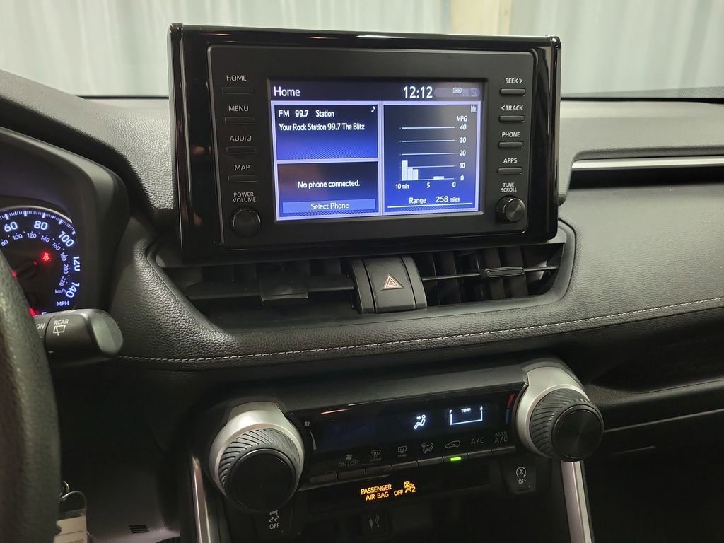 Used 2019 Toyota RAV4 LE w/ Carpet Mat Package image 14