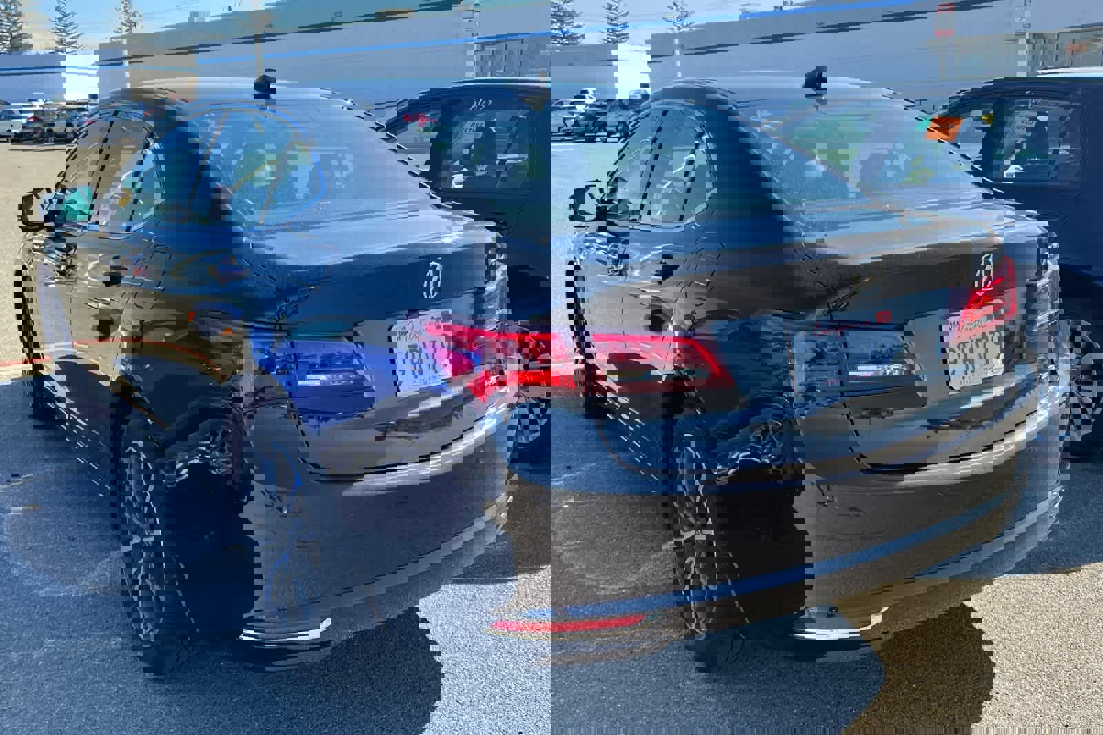 Used 2015 Acura TLX V6 SH-AWD w/ Advance Package image 4