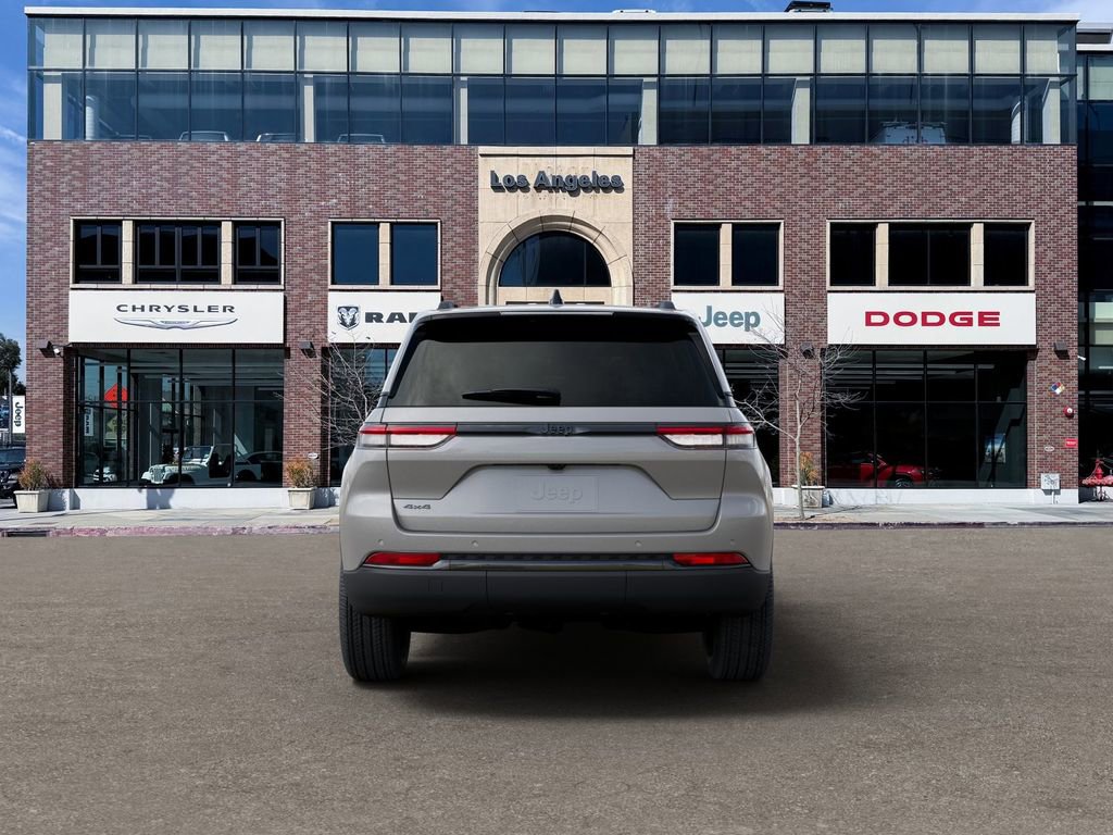 New 2025 Jeep Grand Cherokee Altitude image 7