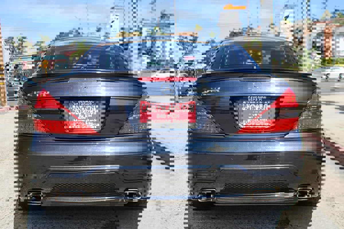 Used 2011 Mercedes-Benz SL 550 image 4