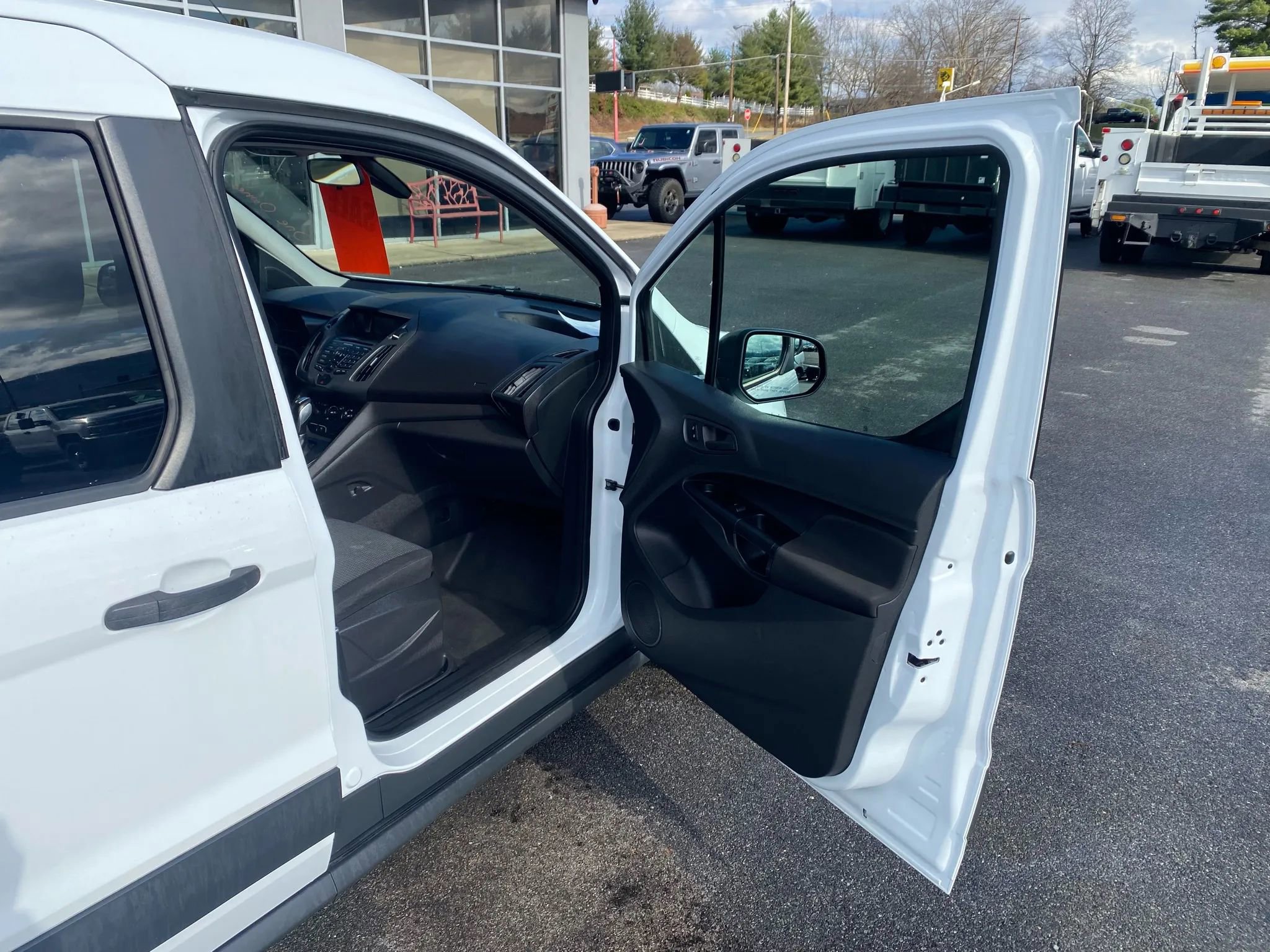 Used 2016 Ford Transit Connect XL image 17