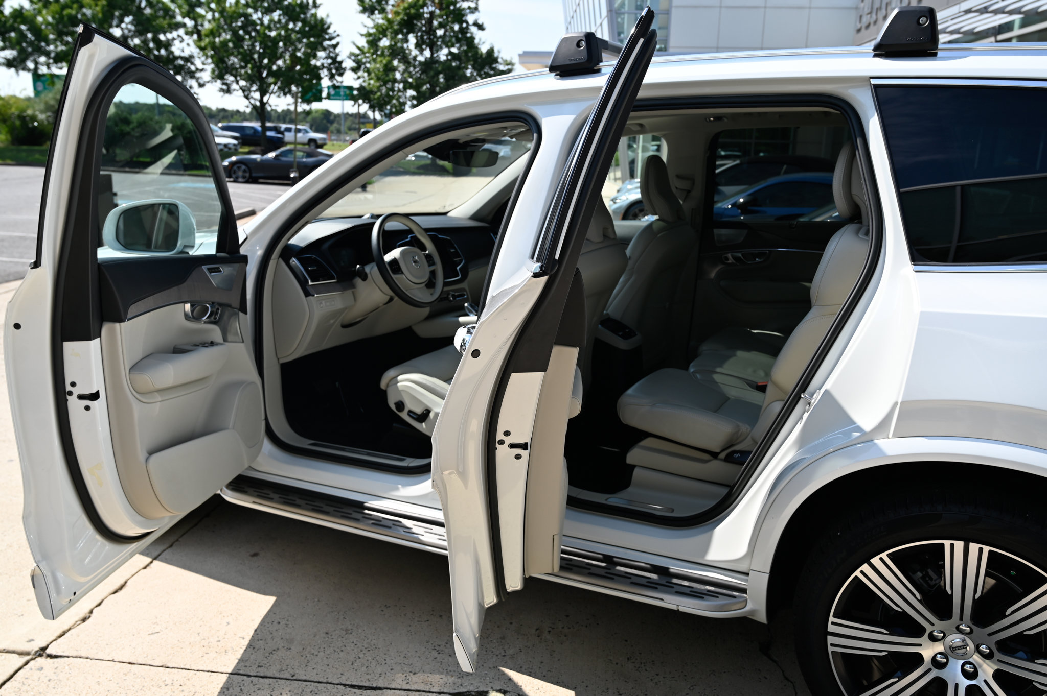 Used 2022 Volvo XC90 T8 Inscription w/ Advanced Package AWD/4WD image 36