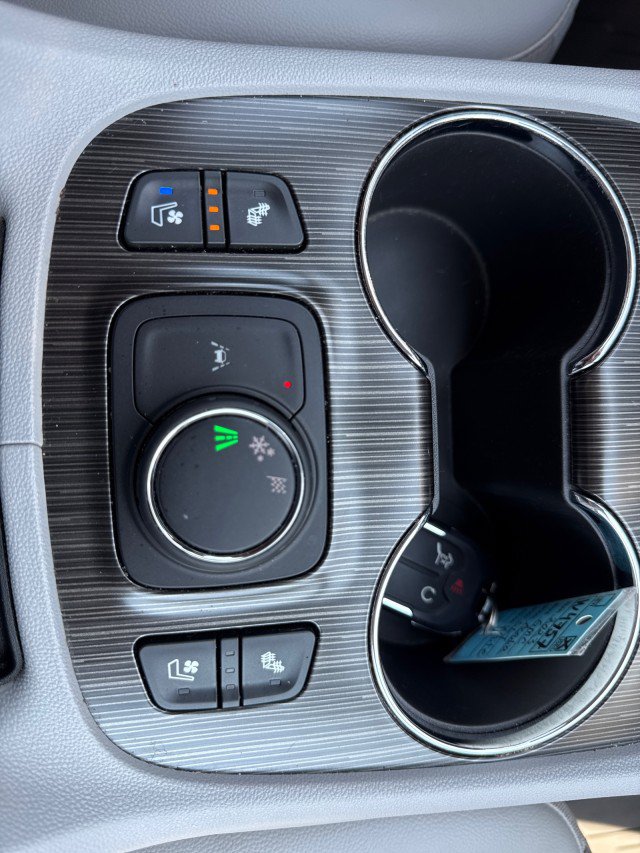 Used 2023 GMC Acadia SLT w/ Technology Package FWD image 25