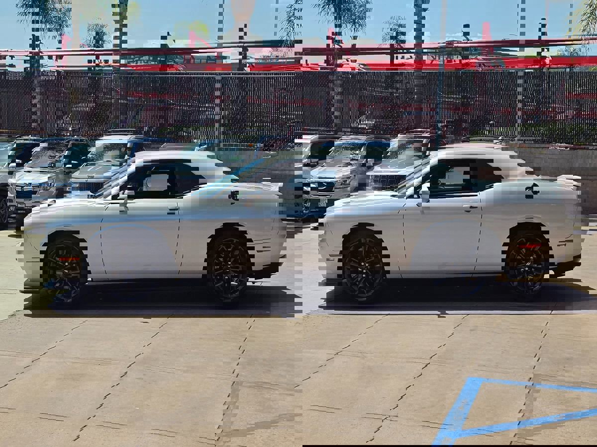 Used 2019 Dodge Challenger GT w/ Performance Handling Group RWD image 10