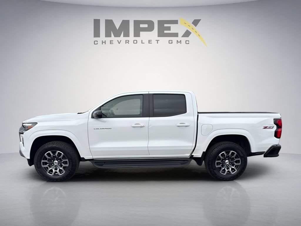 Used 2025 Chevrolet Colorado Z71 AWD/4WD image 2