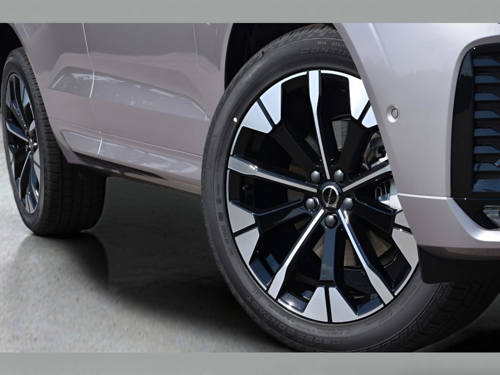 Certified 2026 Volvo XC60 B5 Plus w/ Protection Package Premier image 9