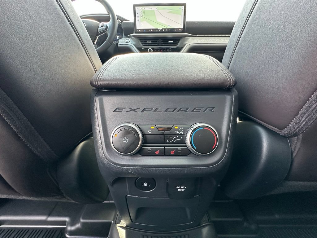 Used 2025 Ford Explorer Platinum w/ Ultimate Package AWD/4WD image 9