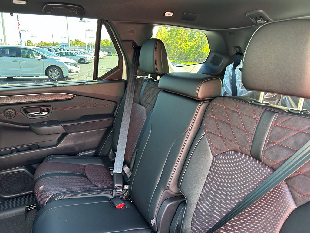 New 2026 Honda Pilot Black Edition image 15