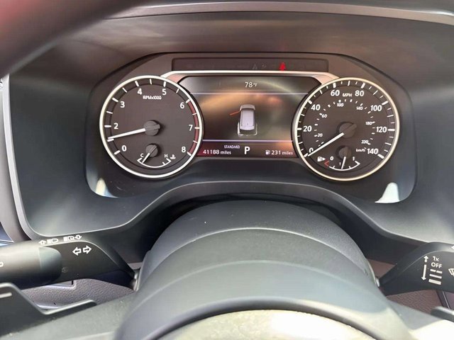 Used 2022 Nissan Rogue S image 12