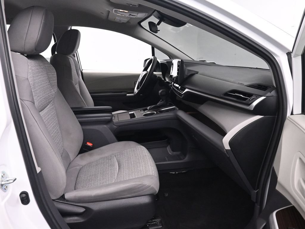 Used 2022 Toyota Sienna LE FWD image 22