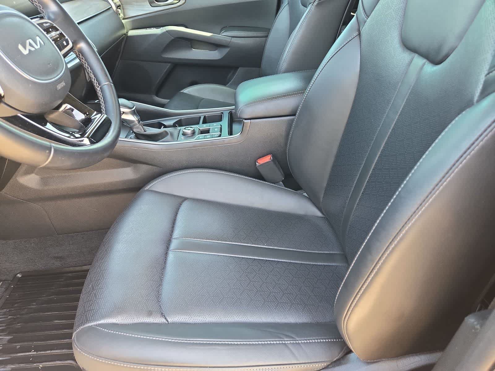 Certified 2023 Kia Sorento X-Line EX AWD/4WD image 14